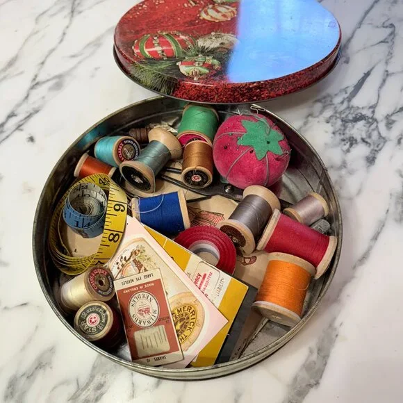 Huge Vintage Sewing Notion Bundle 25 pieces! - Picture 8 of 17